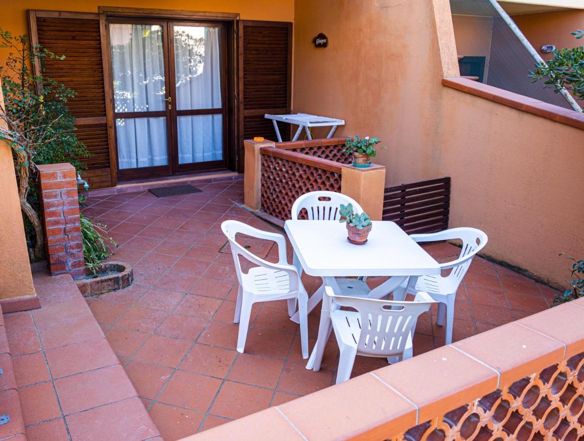 Appartamenti La Casina Porto Azzurro Exteriör bild