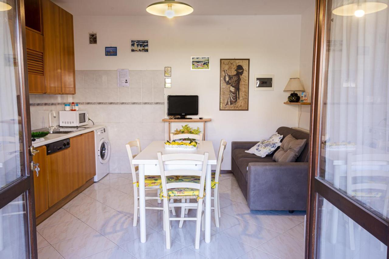 Appartamenti La Casina Porto Azzurro Exteriör bild