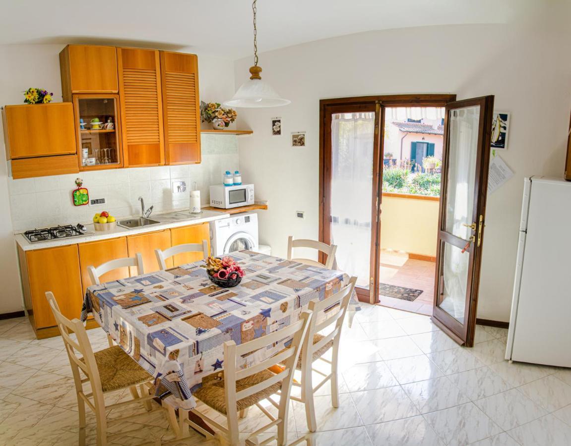 Appartamenti La Casina Porto Azzurro Exteriör bild