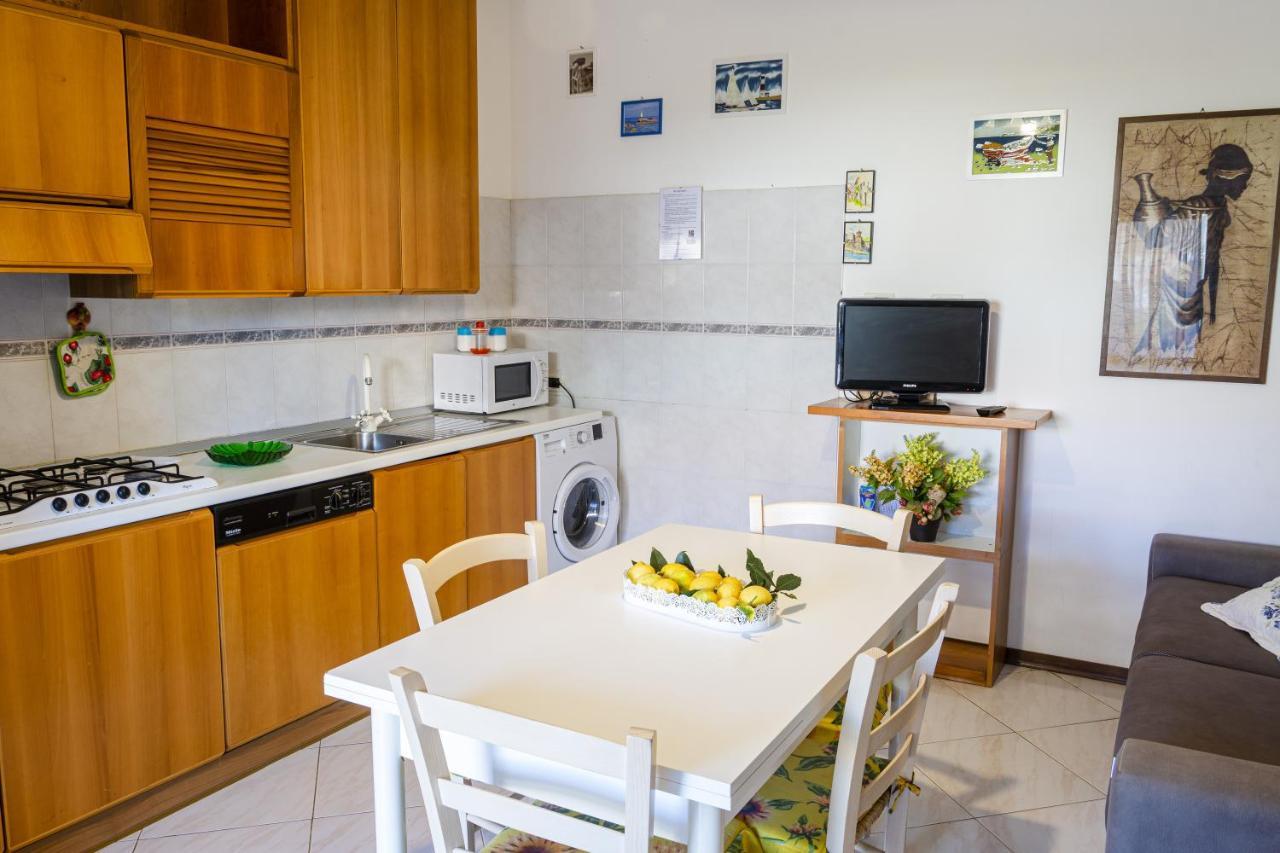 Appartamenti La Casina Porto Azzurro Exteriör bild