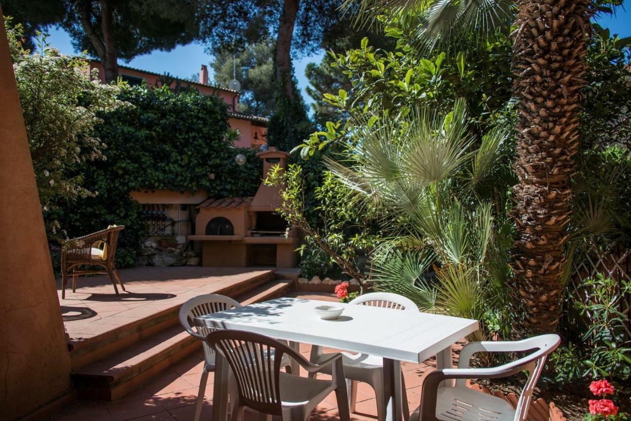 Appartamenti La Casina Porto Azzurro Exteriör bild