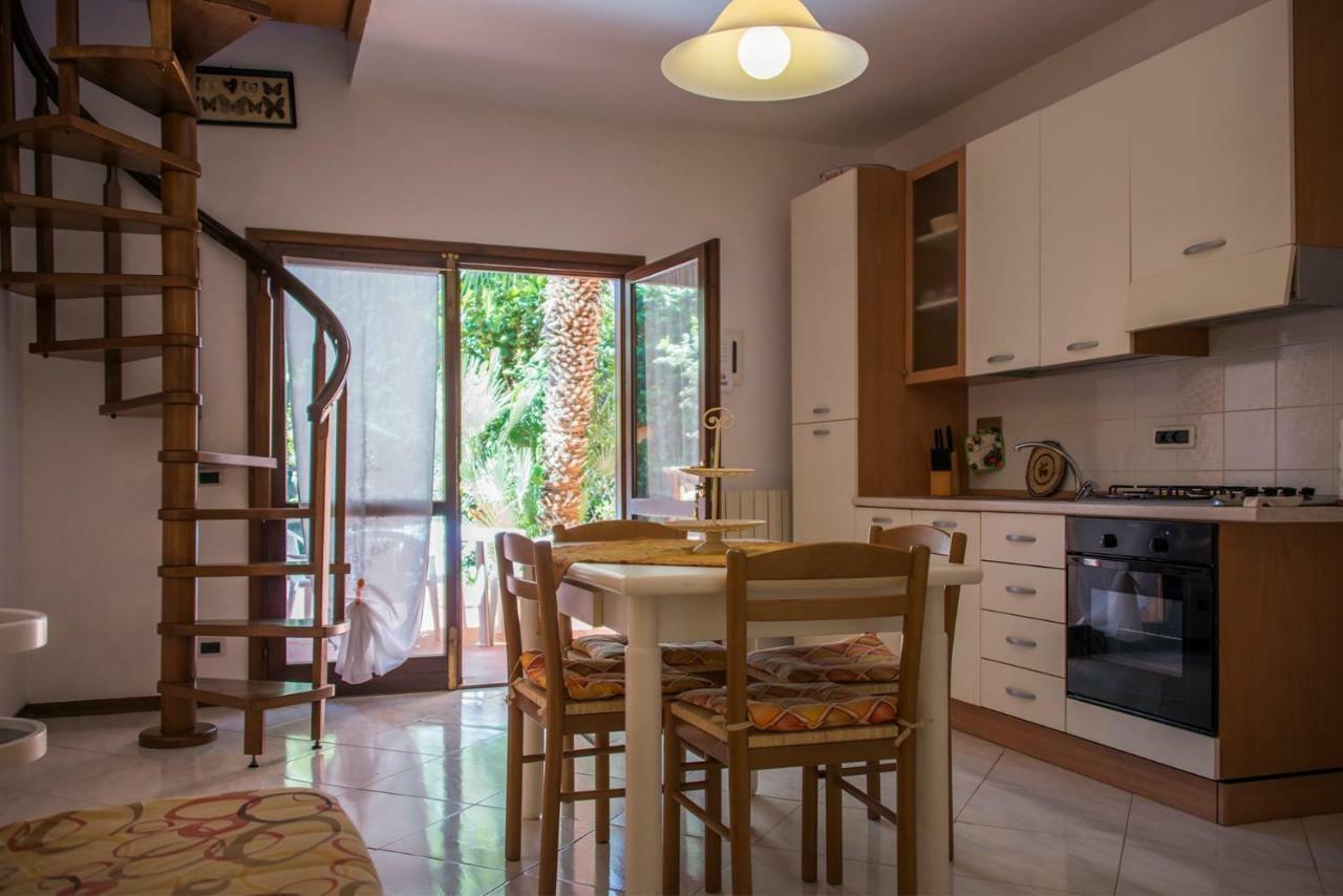Appartamenti La Casina Porto Azzurro Exteriör bild